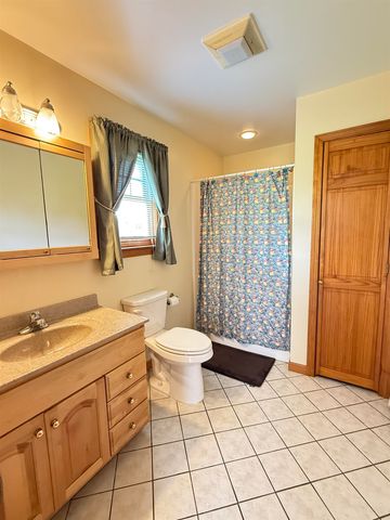 4 Lyman Avenue, Rutland City, VT 05701