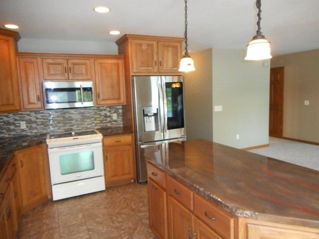 4780 Zelt Cove, New Haven, IN 46774