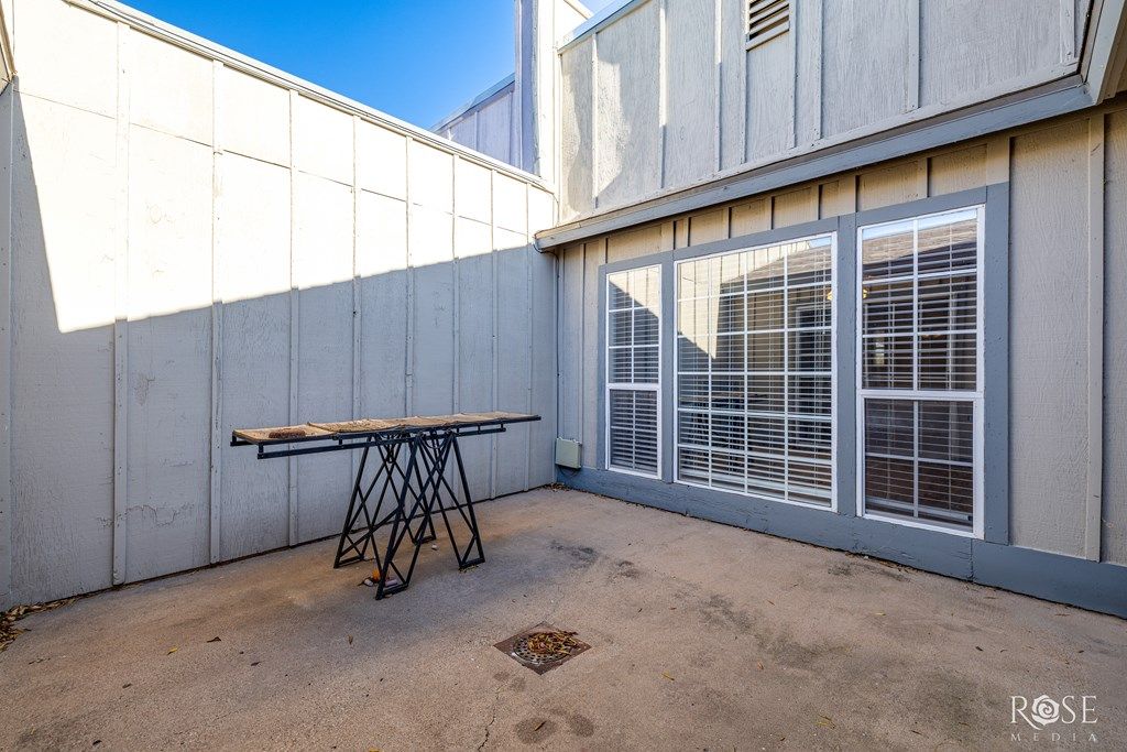 Image 15 of property listing at 911 Todd Lane, San Angelo, TX 76903