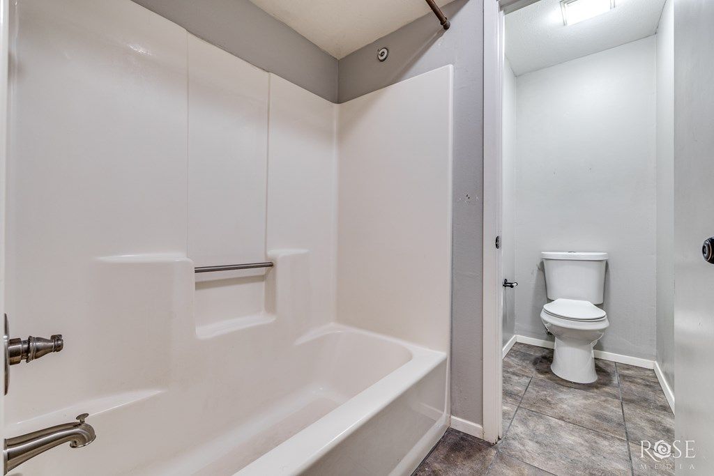 Image 24 of property listing at 911 Todd Lane, San Angelo, TX 76903