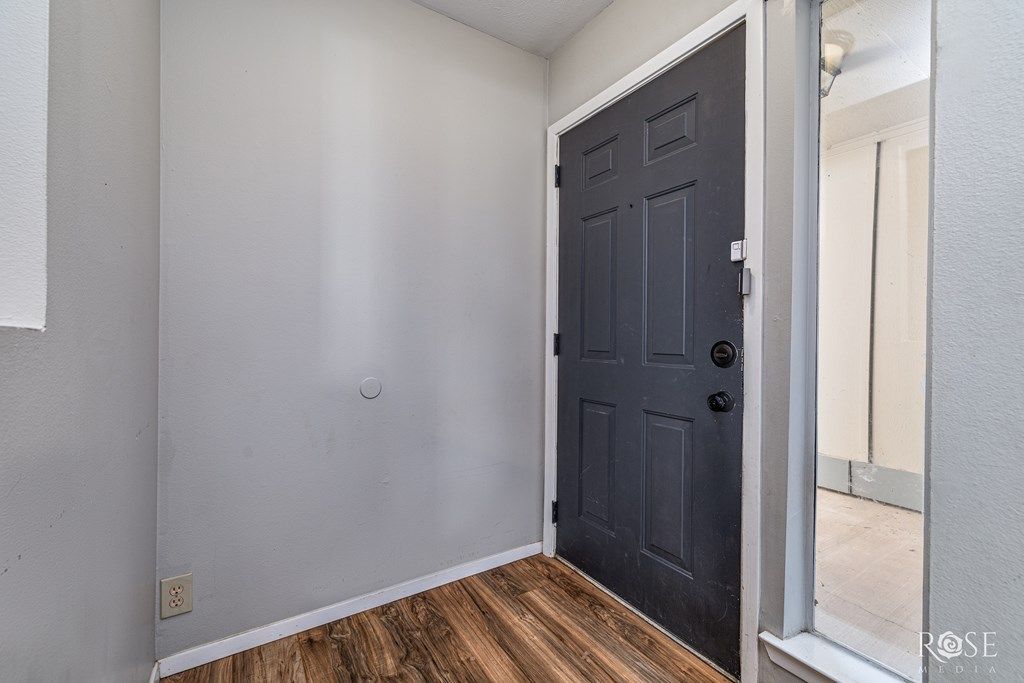 Image 7 of property listing at 911 Todd Lane, San Angelo, TX 76903