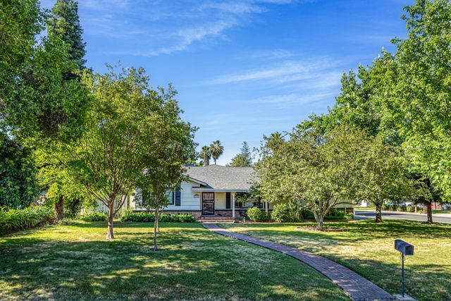 4700 Robertson Ave, Carmichael, CA 95608