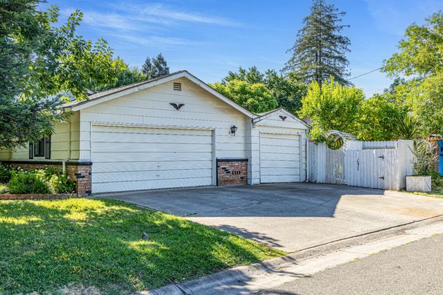 4700 Robertson Ave, Carmichael, CA 95608