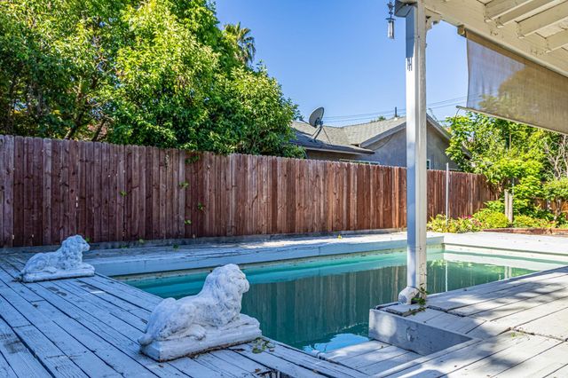 4700 Robertson Ave, Carmichael, CA 95608