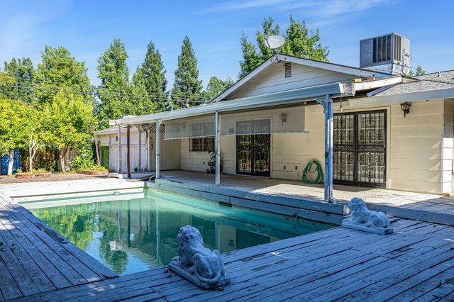 4700 Robertson Ave, Carmichael, CA 95608