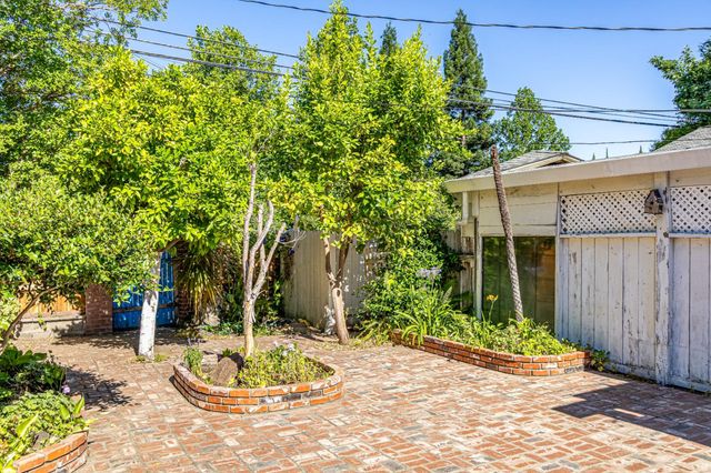 4700 Robertson Ave, Carmichael, CA 95608