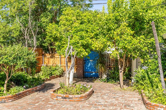 4700 Robertson Ave, Carmichael, CA 95608