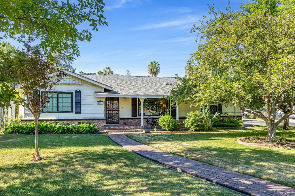 4700 Robertson Ave, Carmichael, CA 95608