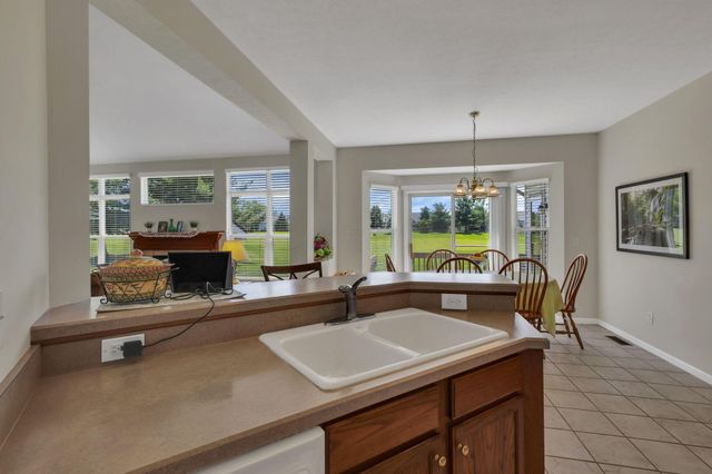 103 Trail East SW, Etna, OH 43062