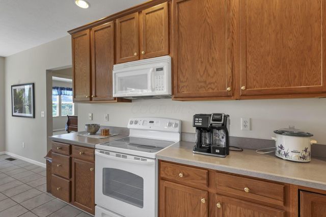 103 Trail East SW, Etna, OH 43062