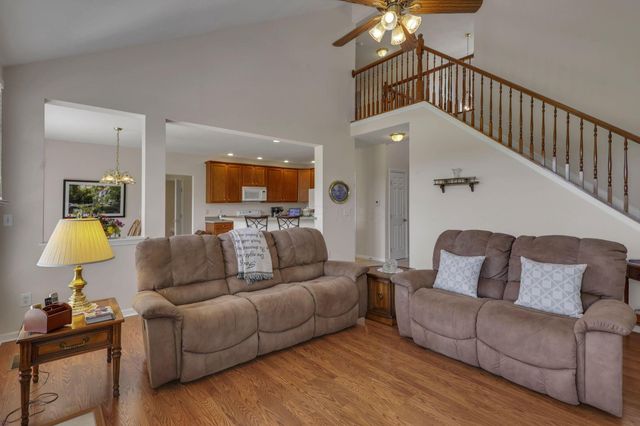 103 Trail East SW, Etna, OH 43062