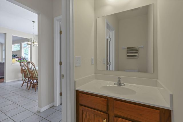 103 Trail East SW, Etna, OH 43062