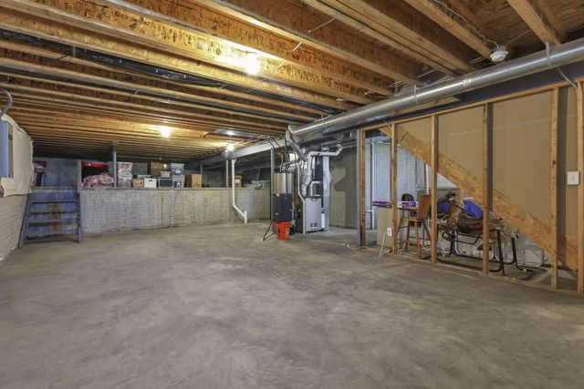 103 Trail East SW, Etna, OH 43062