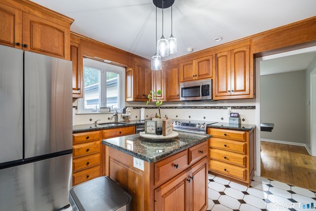 195 Luanne Road, Stratford, CT 06614