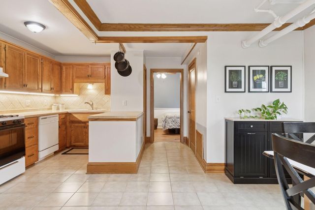 383 Grand Avenue 9, Saint Paul, MN 55102