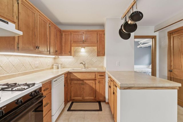 383 Grand Avenue 9, Saint Paul, MN 55102