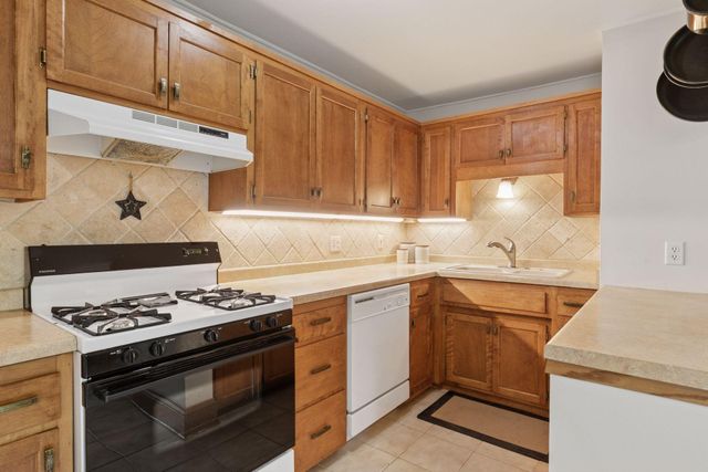 383 Grand Avenue 9, Saint Paul, MN 55102