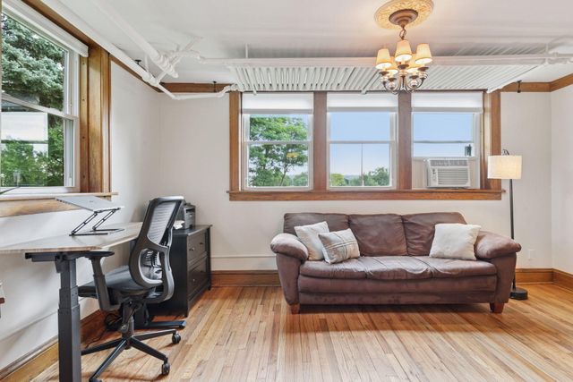 383 Grand Avenue 9, Saint Paul, MN 55102