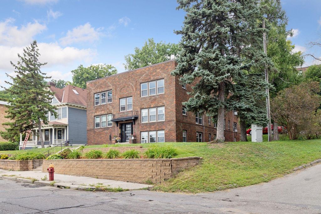 383 Grand Avenue 9, Saint Paul, MN 55102