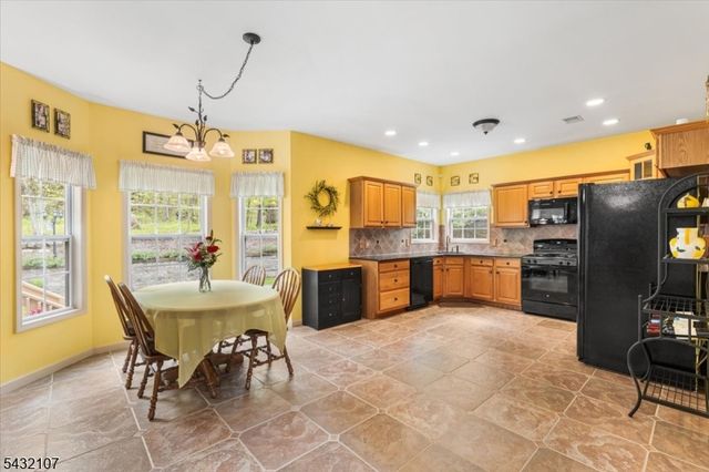 15 Upper Plateau Dr, Vernon Twp., NJ 07462
