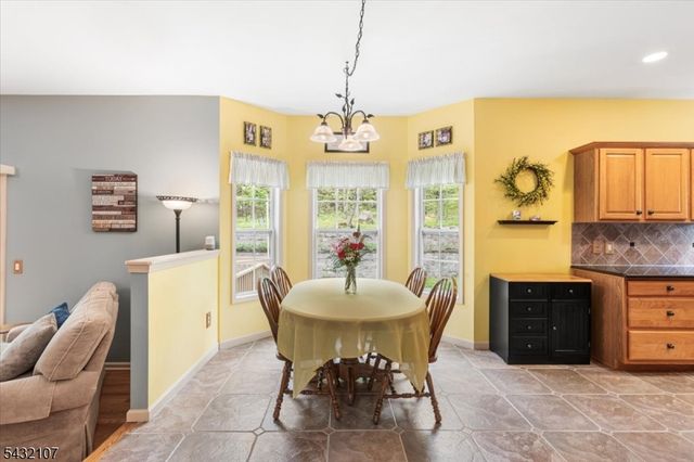 15 Upper Plateau Dr, Vernon Twp., NJ 07462