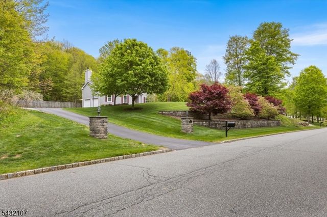 15 Upper Plateau Dr, Vernon Twp., NJ 07462