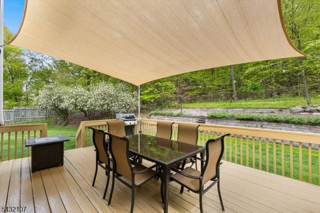 15 Upper Plateau Dr, Vernon Twp., NJ 07462