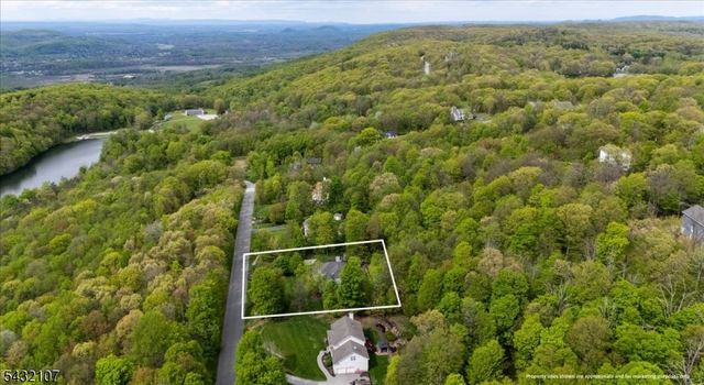 15 Upper Plateau Dr, Vernon Twp., NJ 07462