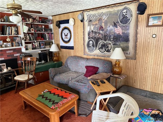 743 Spruce Avenue, Niagara Falls, NY 14301