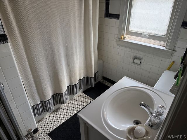 743 Spruce Avenue, Niagara Falls, NY 14301