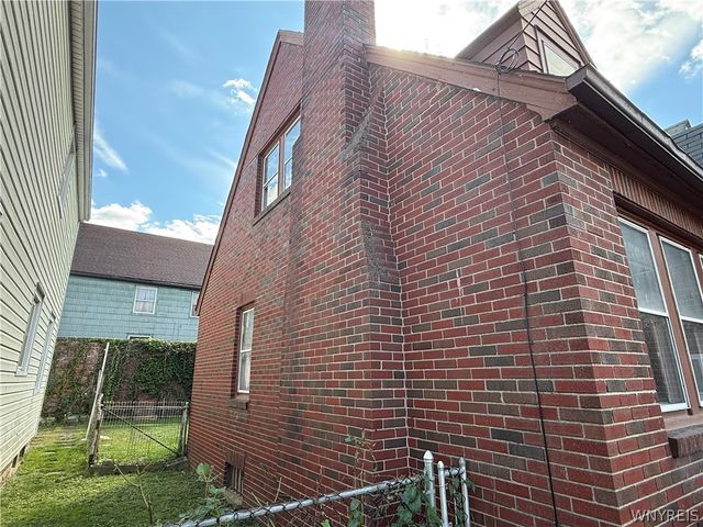 743 Spruce Avenue, Niagara Falls, NY 14301