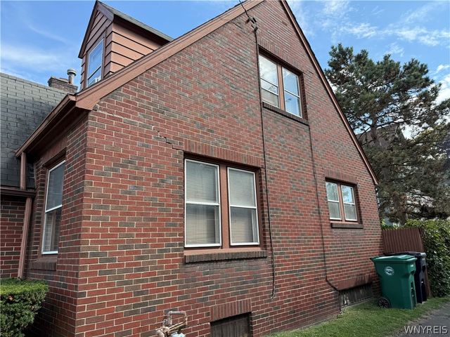 743 Spruce Avenue, Niagara Falls, NY 14301