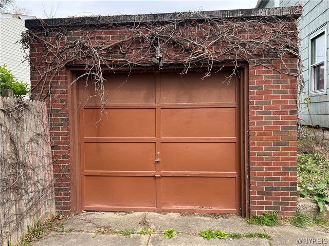 743 Spruce Avenue, Niagara Falls, NY 14301