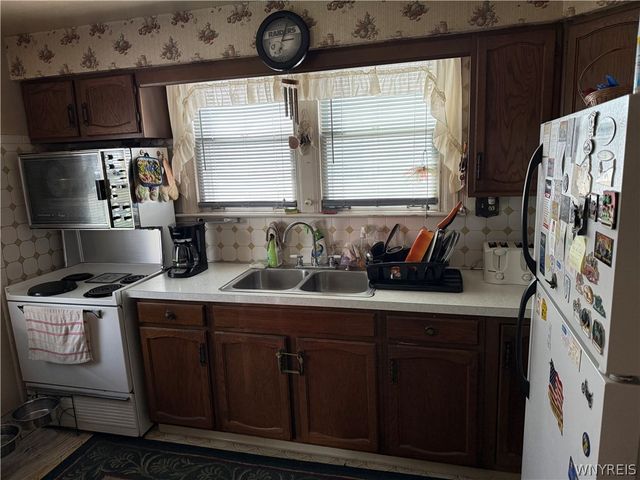 743 Spruce Avenue, Niagara Falls, NY 14301