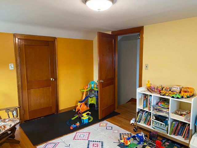 11 Woodbury Street, Arlington, MA 02476