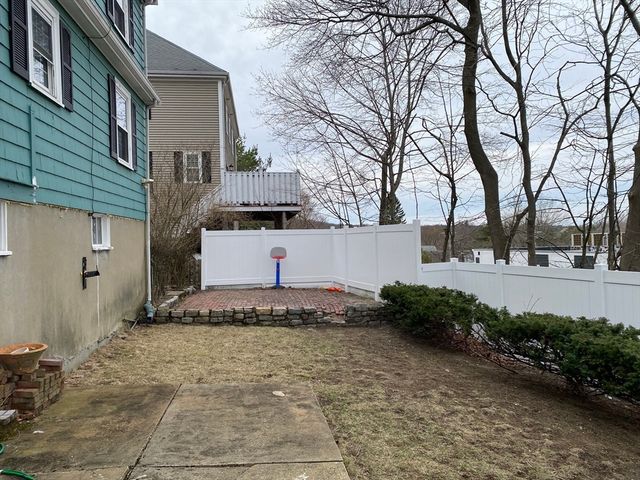 11 Woodbury Street, Arlington, MA 02476