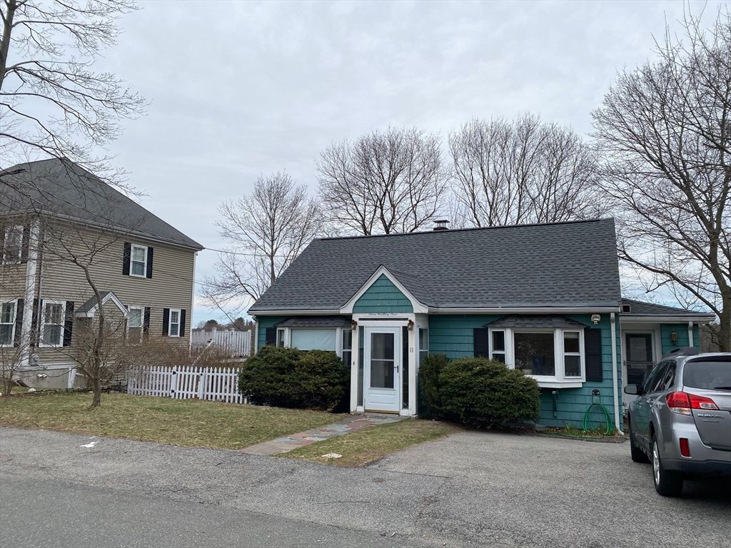 11 Woodbury Street, Arlington, MA 02476