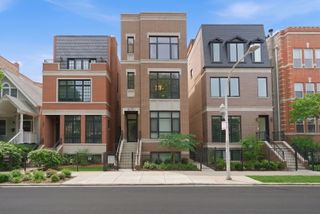 3250 N Racine Avenue 2, Chicago, IL 60657