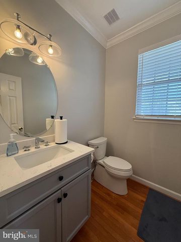 43569 YORKSHIRE CT, Ashburn, VA 20147