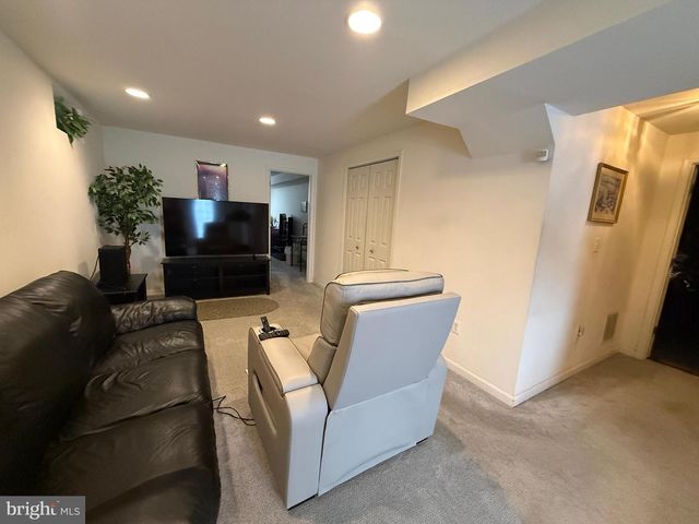 43569 YORKSHIRE CT, Ashburn, VA 20147