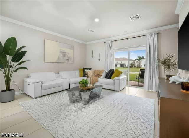 15380 Wildflower CIR, Naples, FL 34119