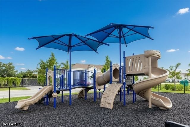 15380 Wildflower CIR, Naples, FL 34119