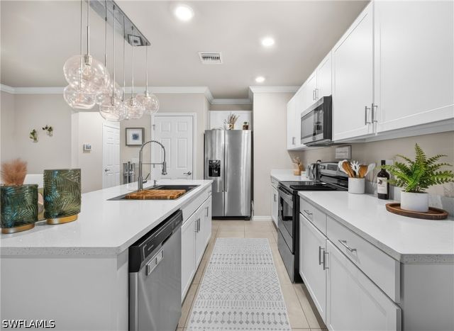 15380 Wildflower CIR, Naples, FL 34119