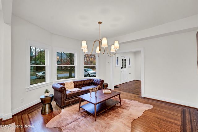 2436 Broadmeade Rd, Louisville, KY 40205