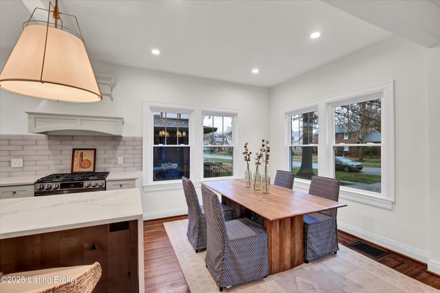 2436 Broadmeade Rd, Louisville, KY 40205