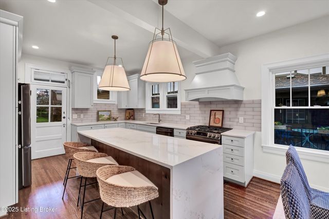 2436 Broadmeade Rd, Louisville, KY 40205