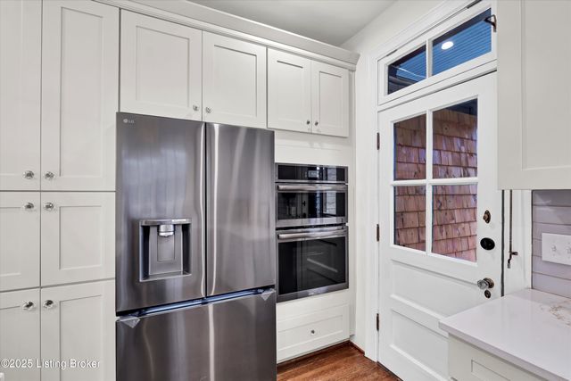 2436 Broadmeade Rd, Louisville, KY 40205