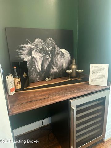 2436 Broadmeade Rd, Louisville, KY 40205