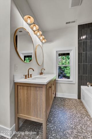 2436 Broadmeade Rd, Louisville, KY 40205