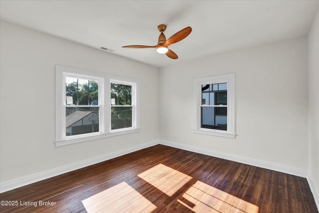 2436 Broadmeade Rd, Louisville, KY 40205